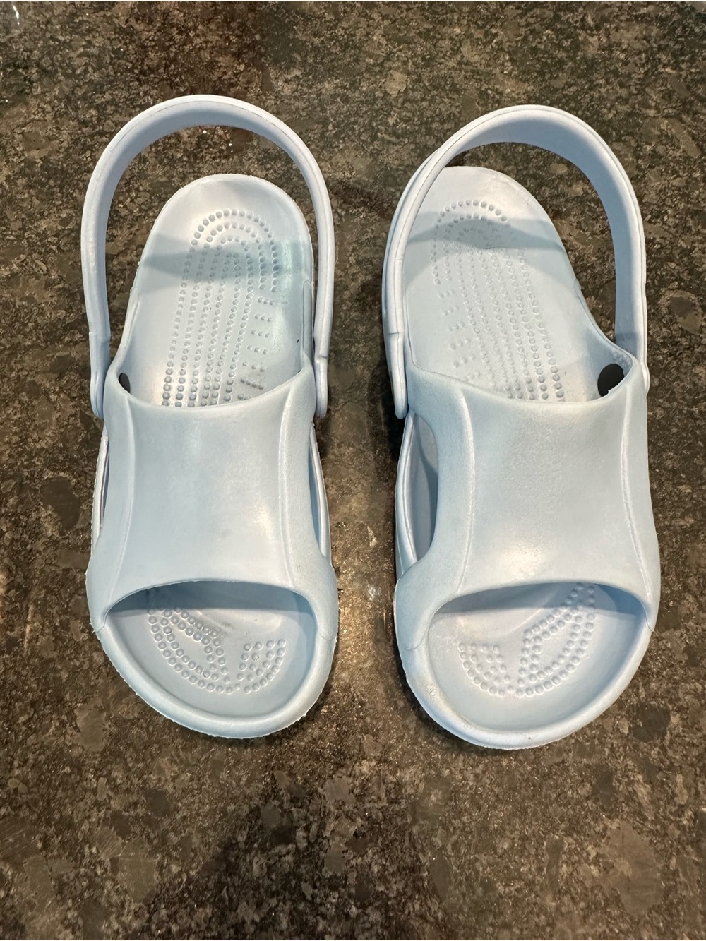 CROCS Mellow Recover slides